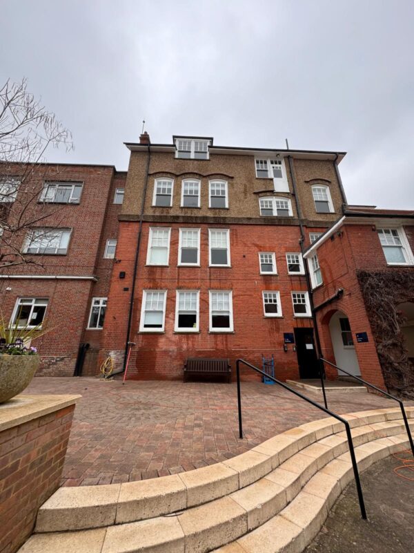 WhatsApp Image 2024-06-18 at 14.52.13 (1) WhatsApp Image 2024-06-18 at 14.52.13 (1)